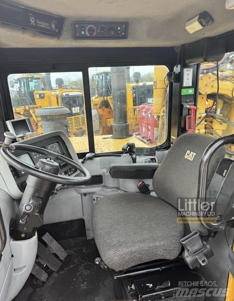 CAT 637G Elevatoare