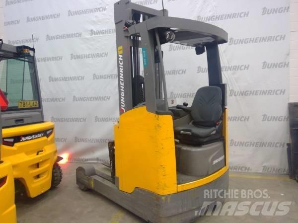 Jungheinrich ETV 325 Stivuitor cu catarg retractabil