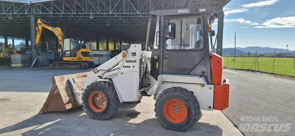 Bobcat 2400 Incarcator pe pneuri