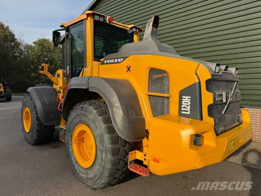 Volvo L 120 H Incarcator pe pneuri