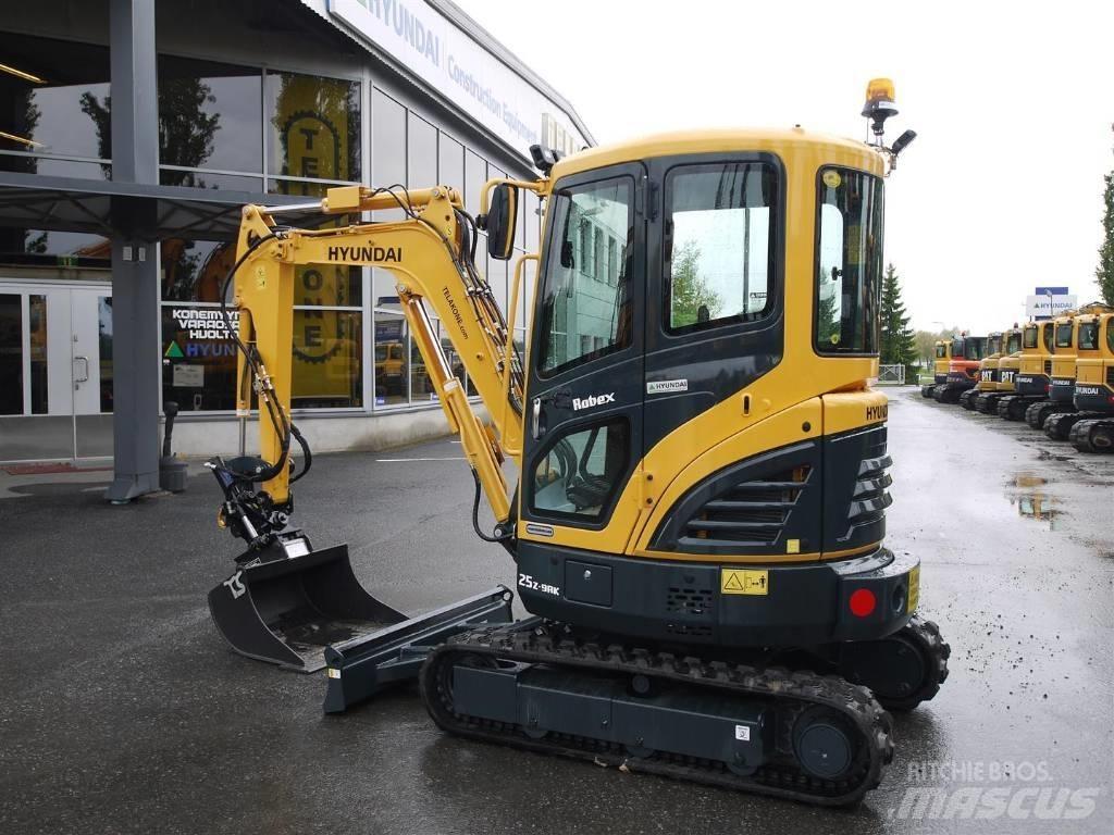 Hyundai R25Z-9AK Mini excavatoare < 7t