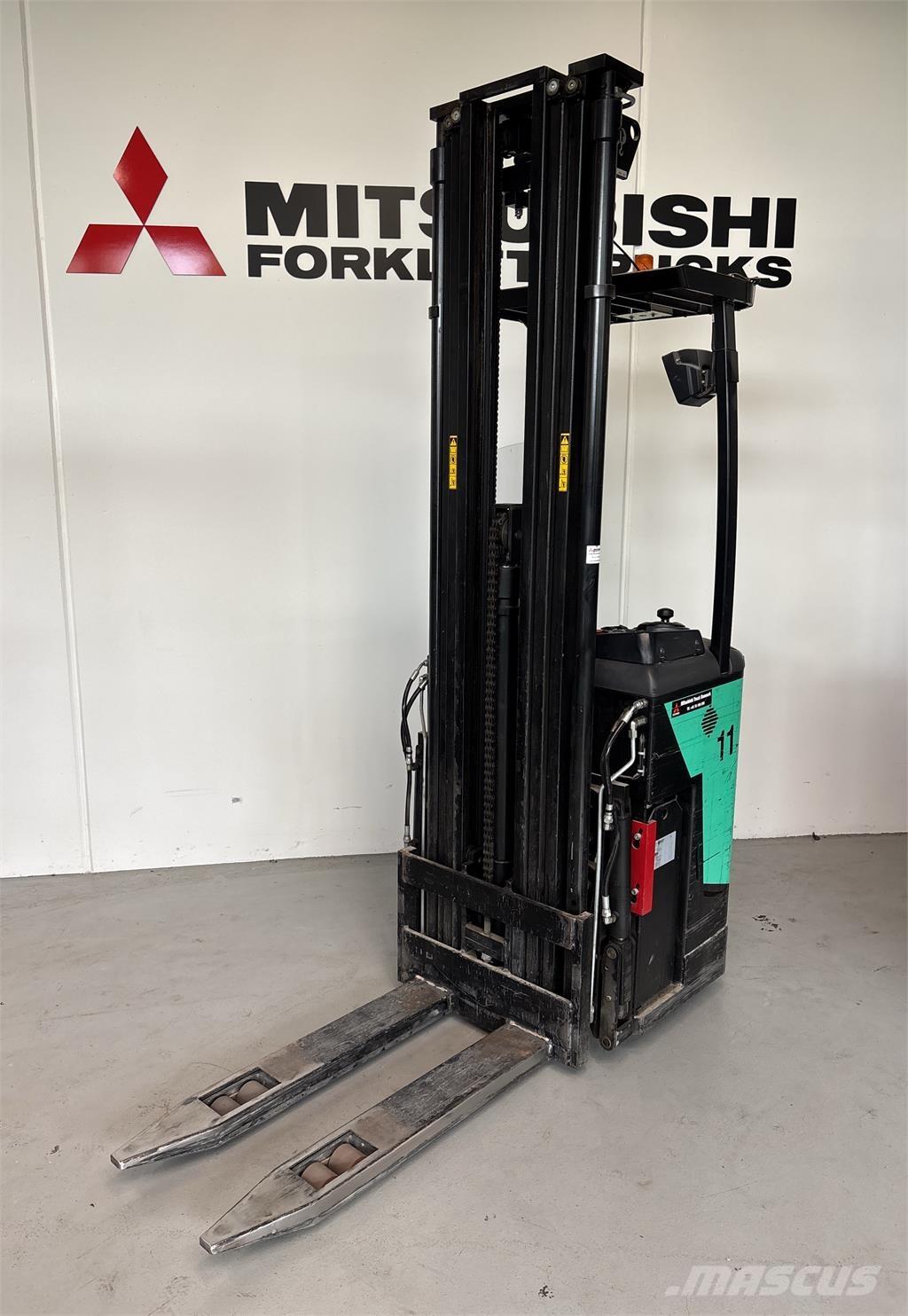 Mitsubishi SBR16N Transpaleti autopropulsanti