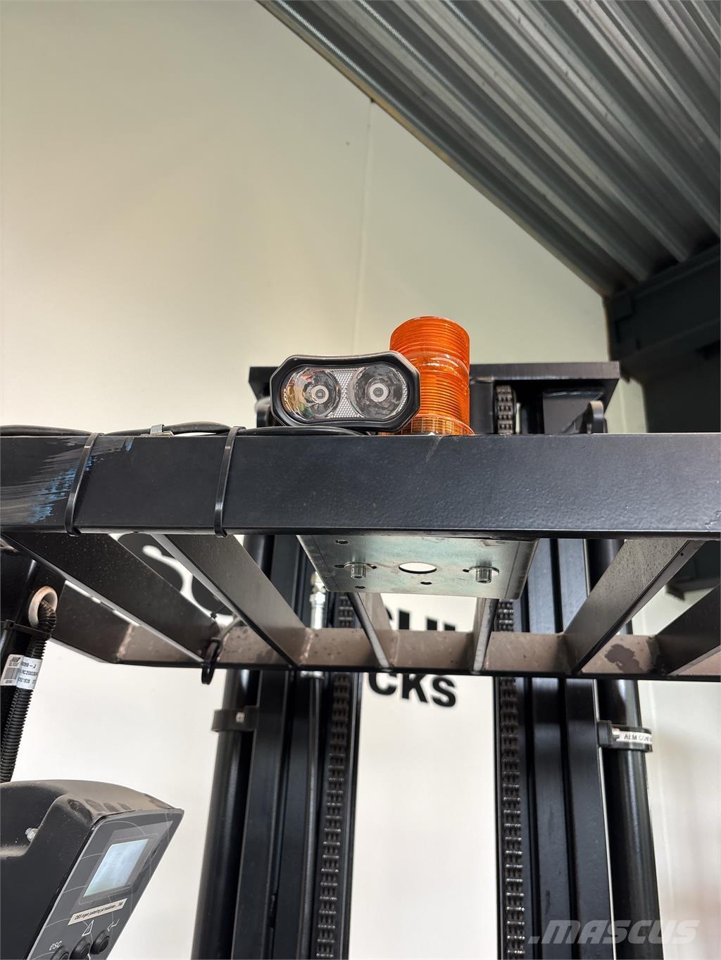 Mitsubishi SBR16N Transpaleti autopropulsanti