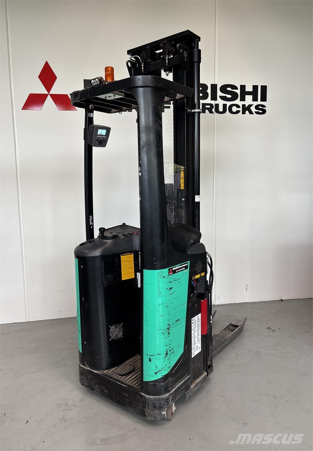 Mitsubishi SBR16N Transpaleti autopropulsanti