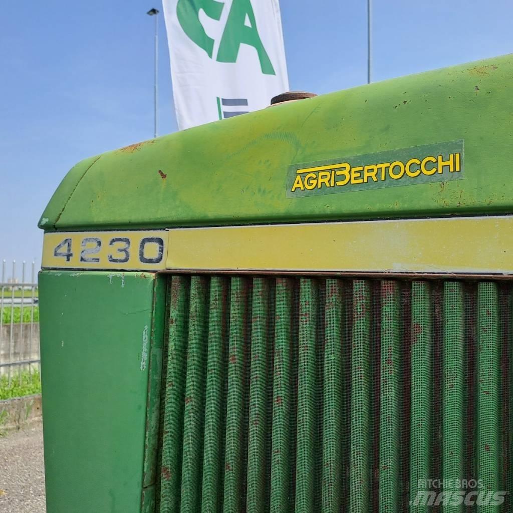 John Deere 4230 Tractoare