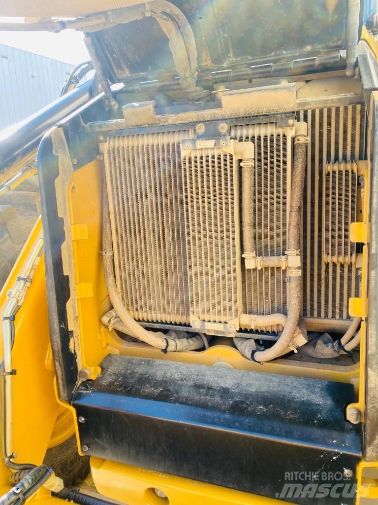 CAT 444  4x4 Buldoexcavatoare