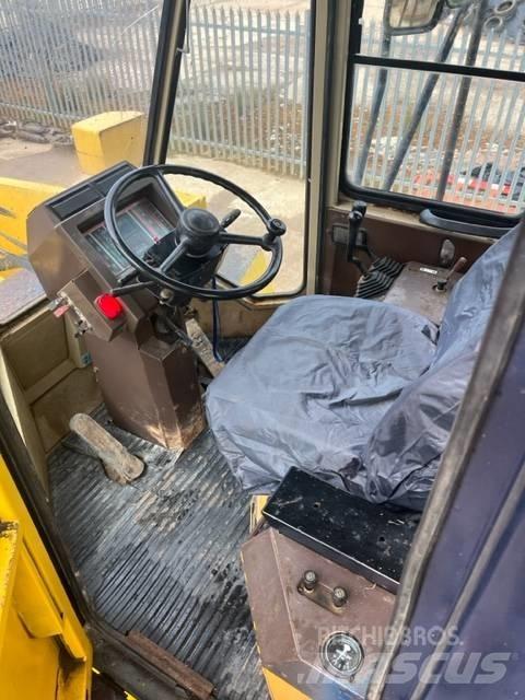 Komatsu WA 600-1 Incarcator pe pneuri