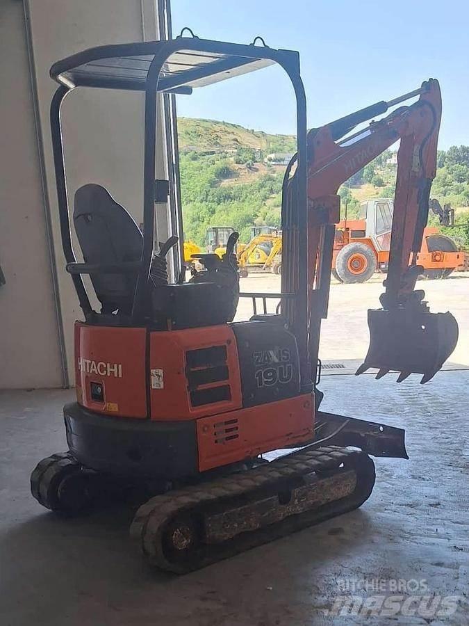 Hitachi ZX19U Mini excavatoare < 7t