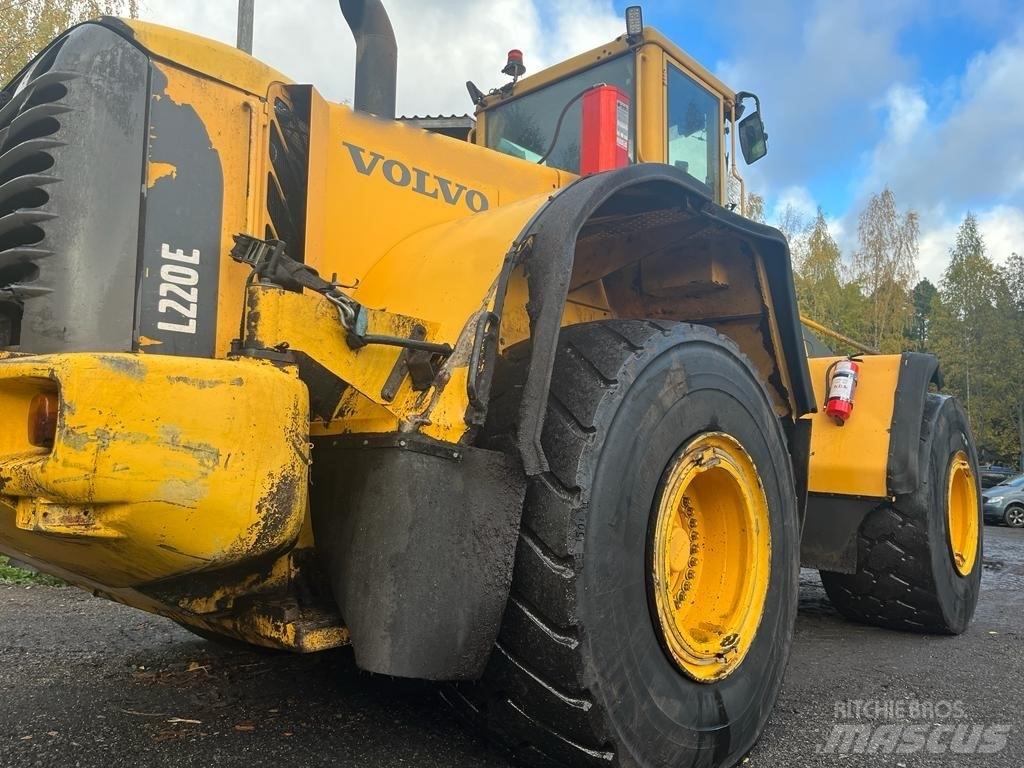 Volvo L 220 E Incarcator pe pneuri
