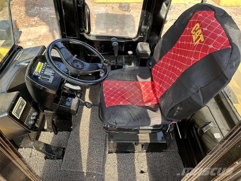 CAT 966G Incarcator pe pneuri