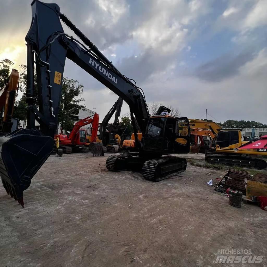 Hyundai R220-9S Excavatoare pe șenile
