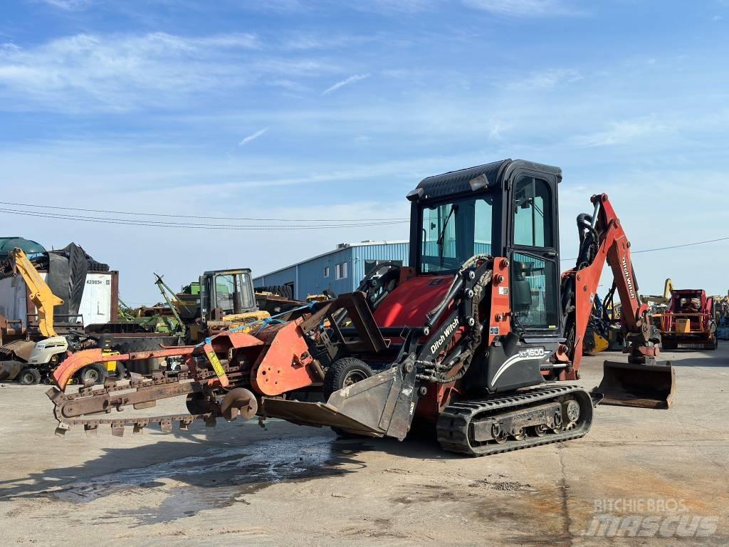 Ditch Witch XT 1600 Buldoexcavatoare