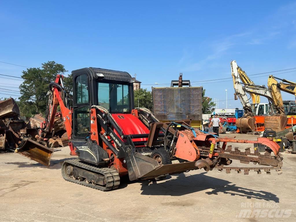 Ditch Witch XT 1600 Buldoexcavatoare