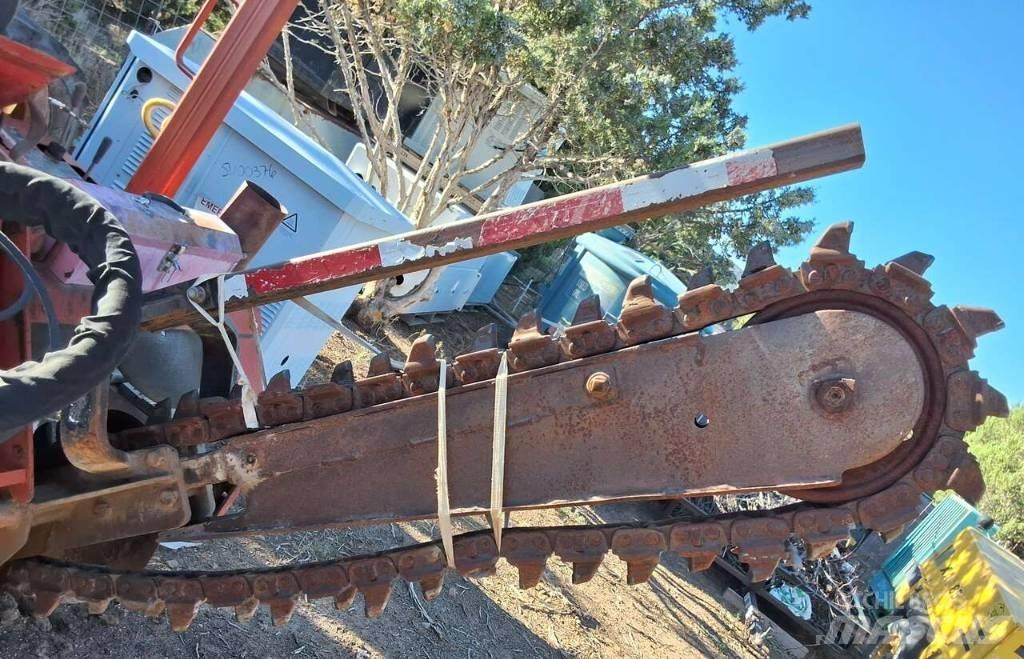 Ditch Witch 3700 DD Excavatoare de santuri
