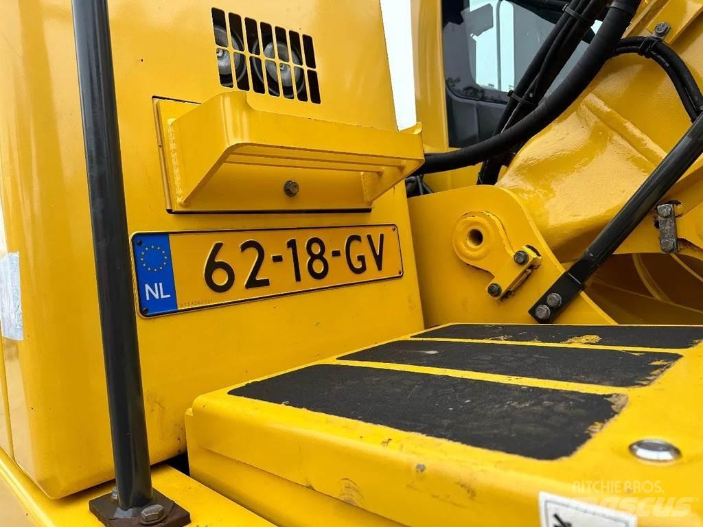 Komatsu PW160-8 Excavatoare cu roti