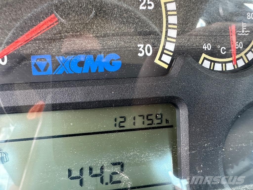 XCMG LW 700 KN Incarcator pe pneuri