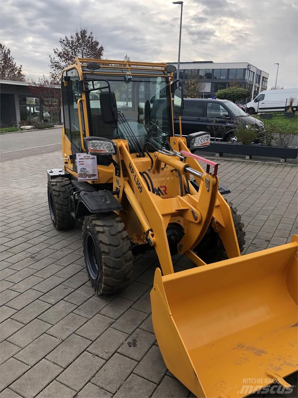  MP-l300 ( Machpro ) Incarcator pe pneuri