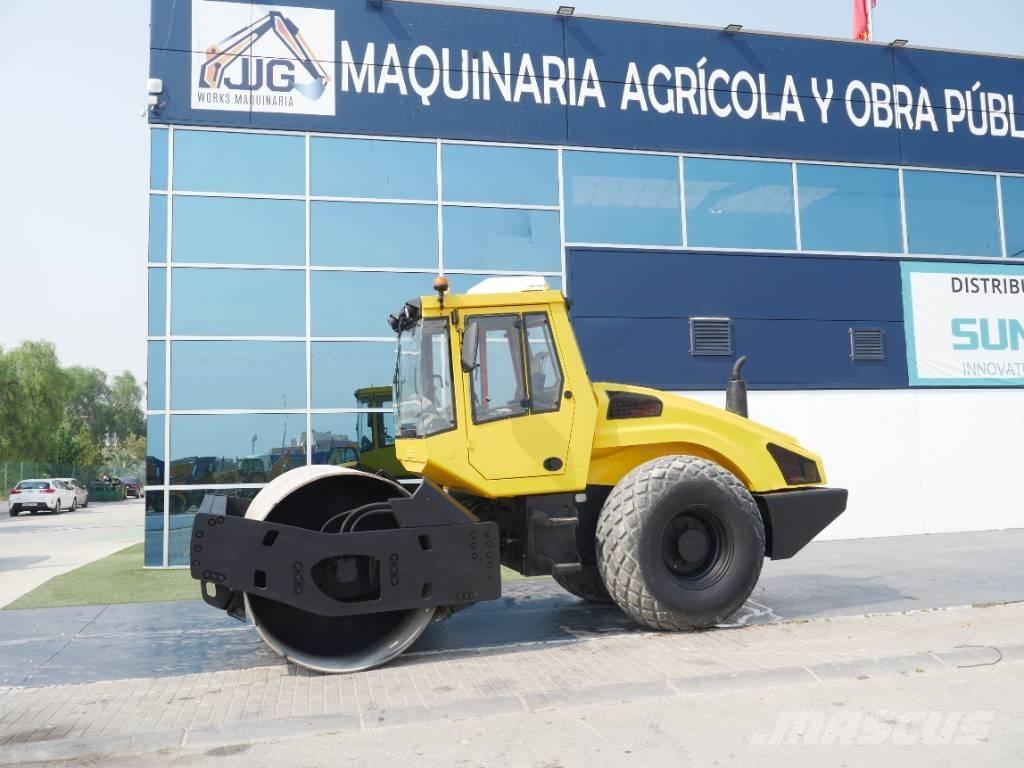 Bomag BW 211 D-4 Cilindri compactori dubli