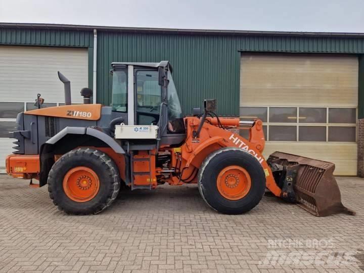 Hitachi ZW 180 Incarcator pe pneuri