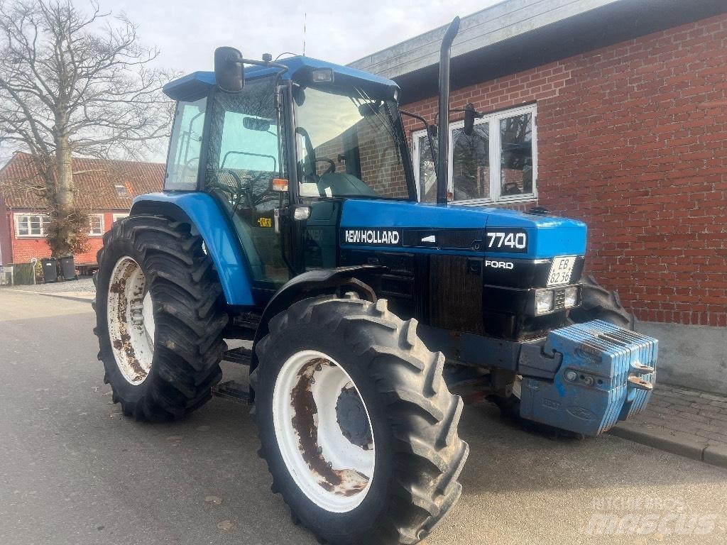 New Holland 7740 Tractoare