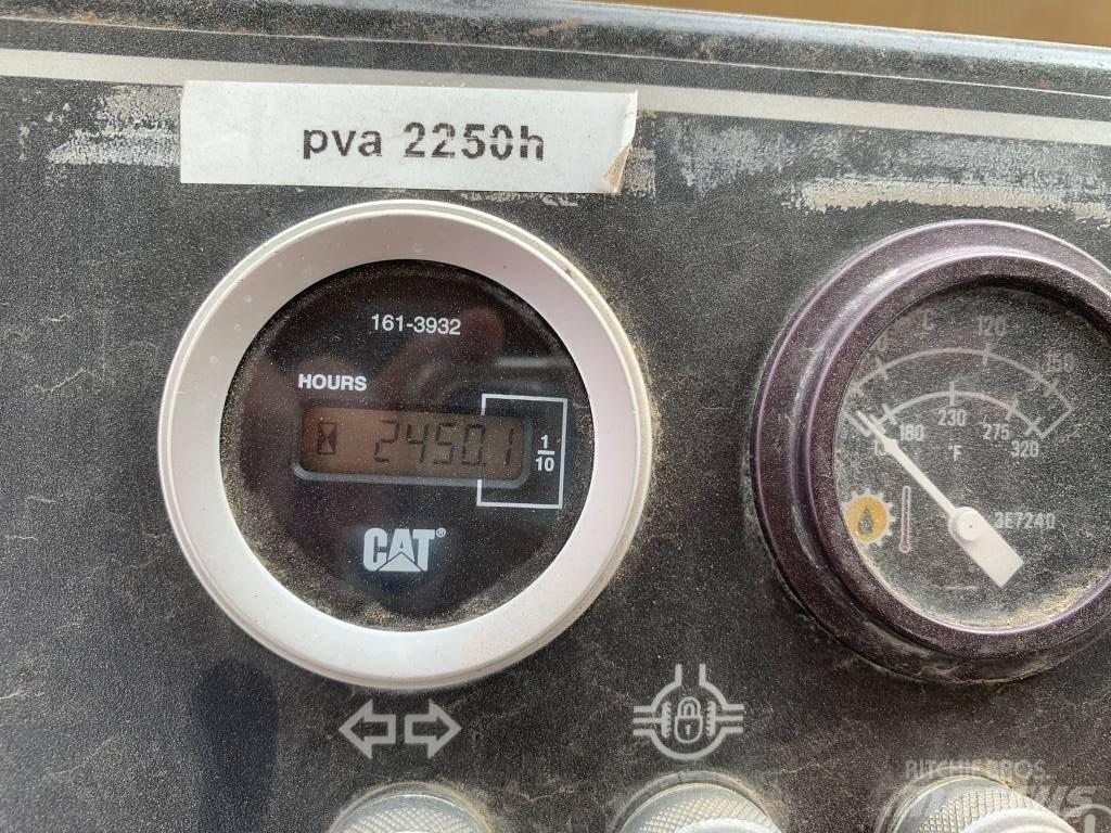 CAT PS 300 B Cilindri compactori cu roti