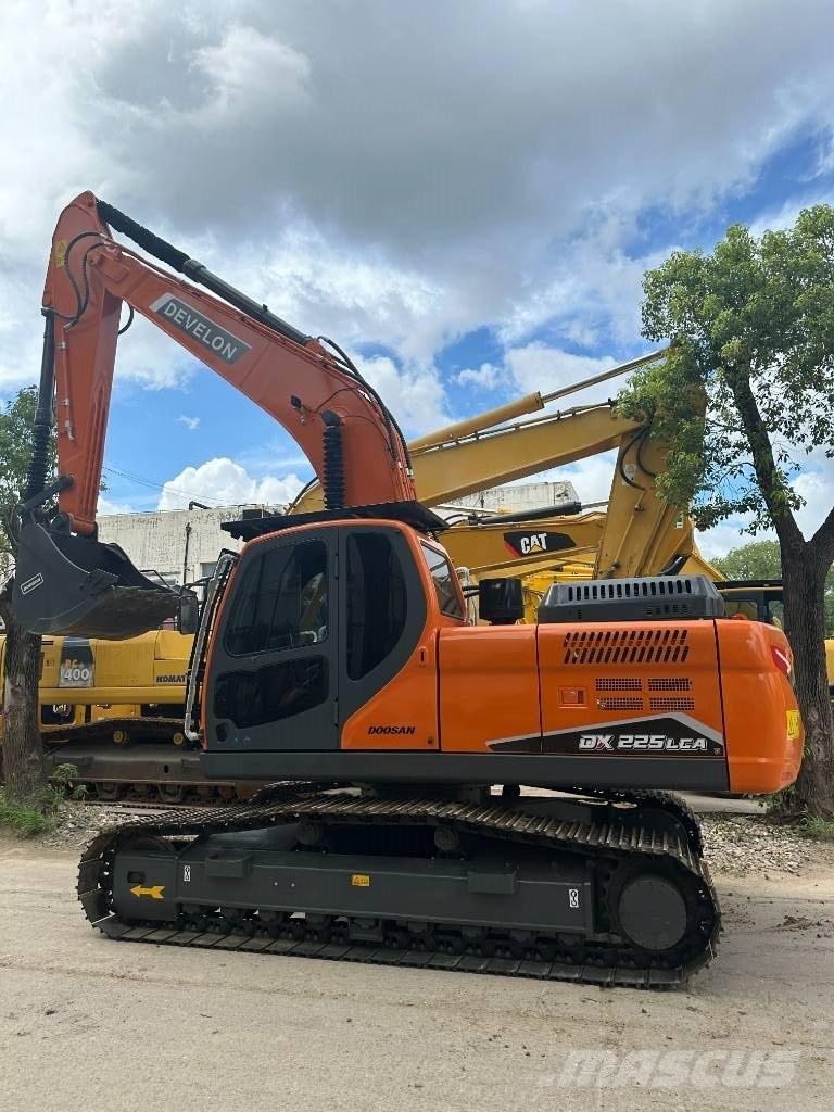 Develon DX 225 LCA Excavatoare 7t - 12t