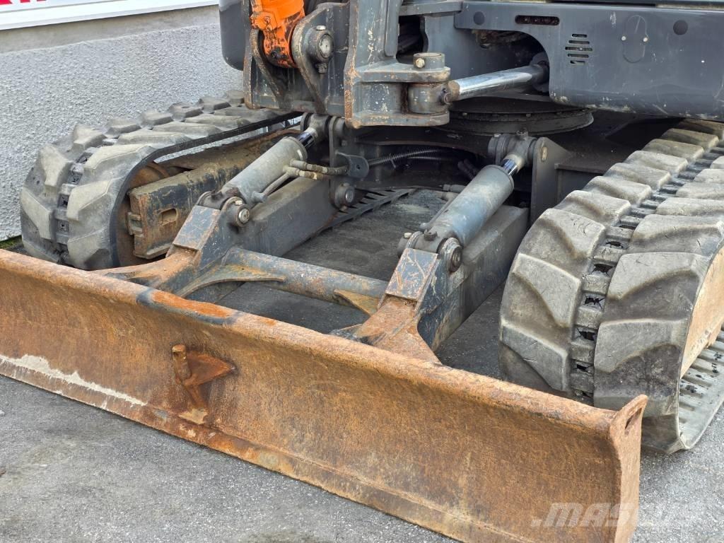 Doosan DX 80 R Excavatoare 7t - 12t