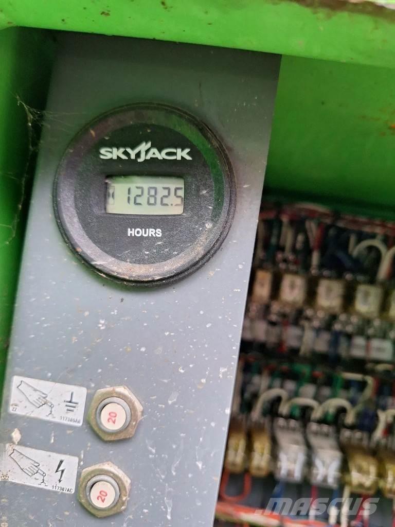 SkyJack SJ-8831 Platforme foarfeca