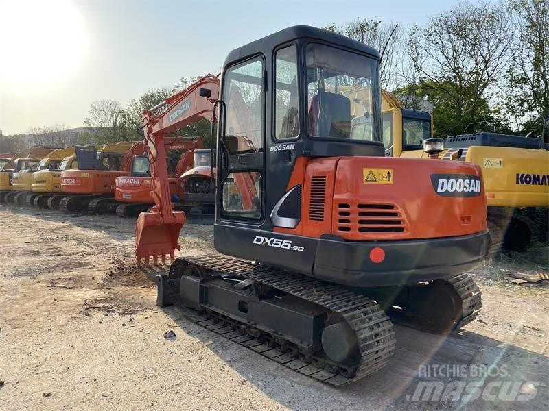 Doosan DX 55 Excavatoare cu roti