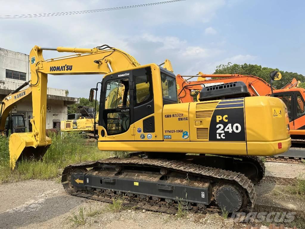 Komatsu PC240-8 Excavatoare pe șenile
