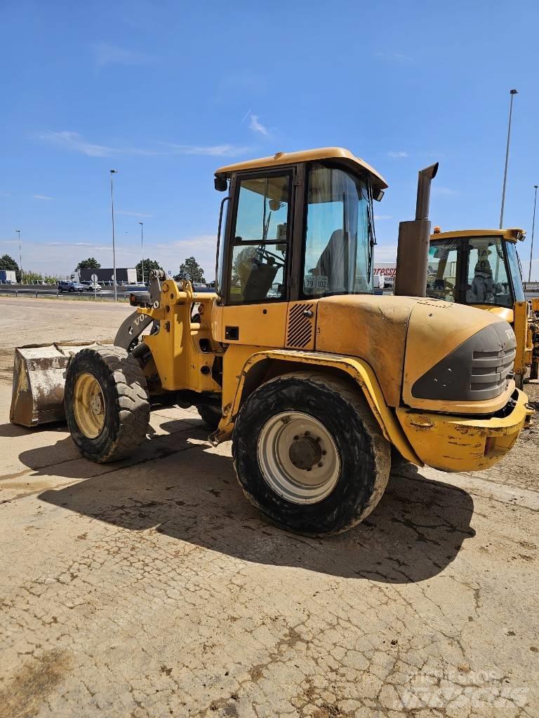 Volvo L 40 Incarcator pe pneuri