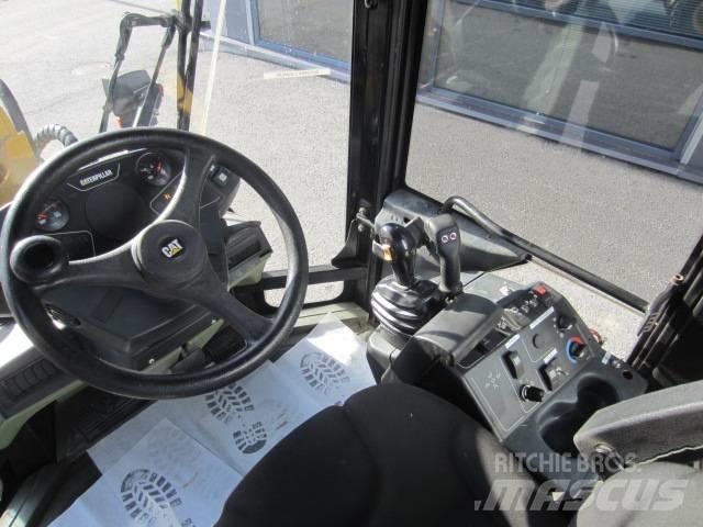 CAT 906 Incarcator pe pneuri
