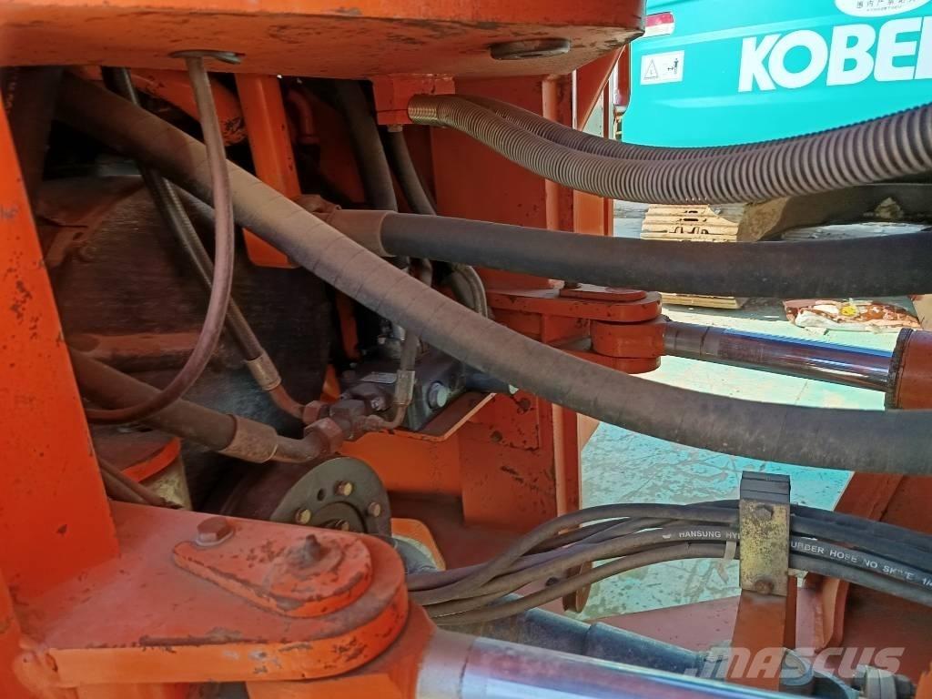 Doosan DL 505 Incarcator pe pneuri