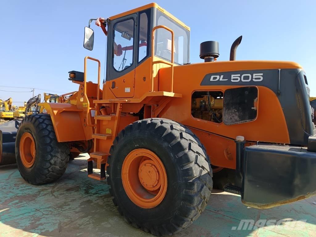 Doosan DL 505 Incarcator pe pneuri
