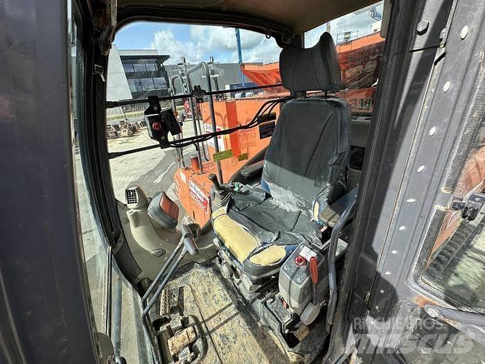 Hitachi EG70R Autobasculante cu senile