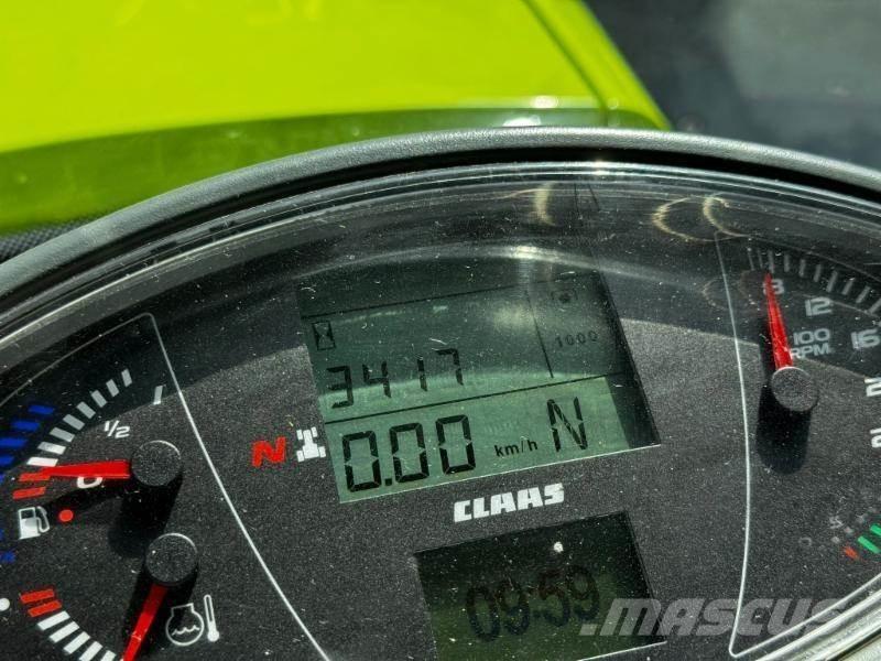 CLAAS AXION 830 Tractoare