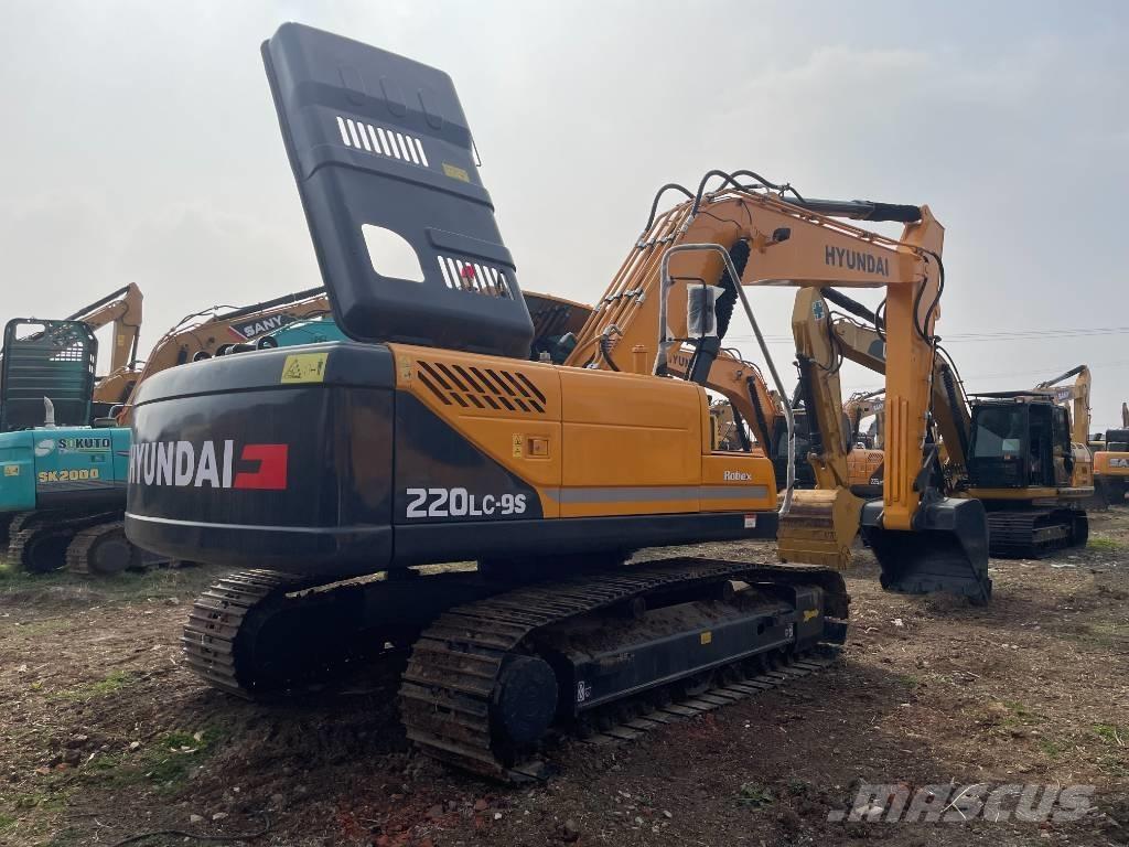 Hyundai 225LC-9S Excavatoare pe șenile
