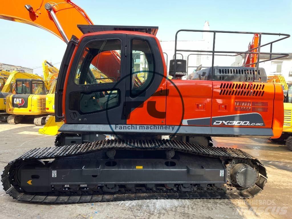 Doosan DX300 Excavatoare pe șenile
