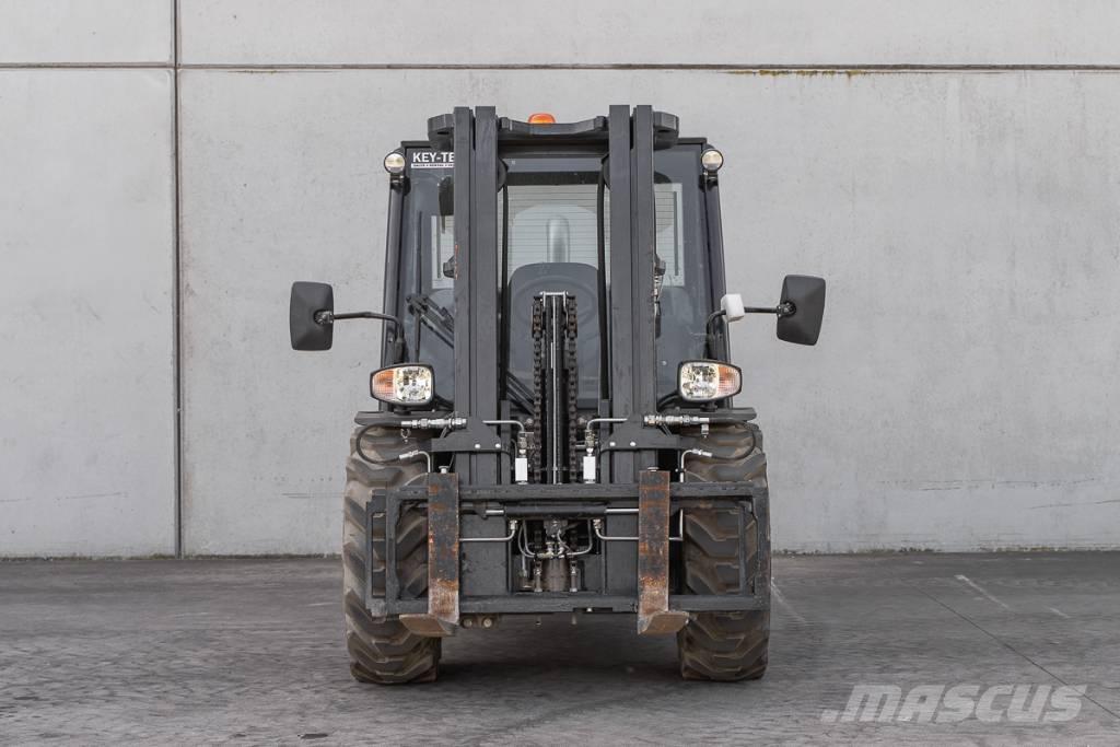 Manitou MC 25-4 Stivuitor diesel