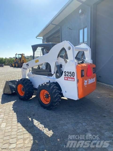 Bobcat S 250 Mini incarcator