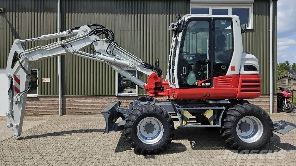 Takeuchi TB295W Excavatoare cu roti