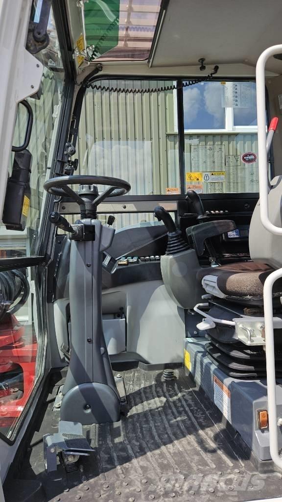 Takeuchi TB295W Excavatoare cu roti