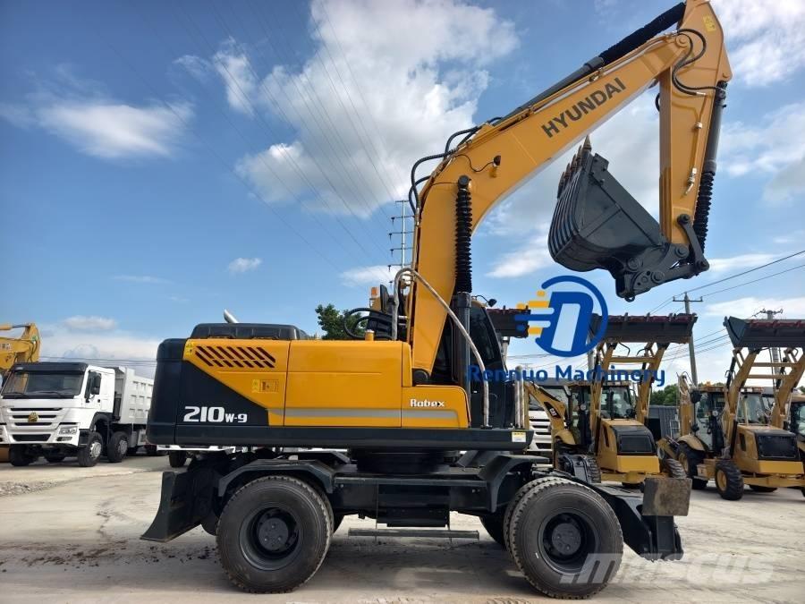 Hyundai 210W-9 Excavatoare cu roti