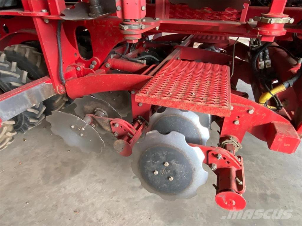 Horsch Pronto 7 DC Perforatoare