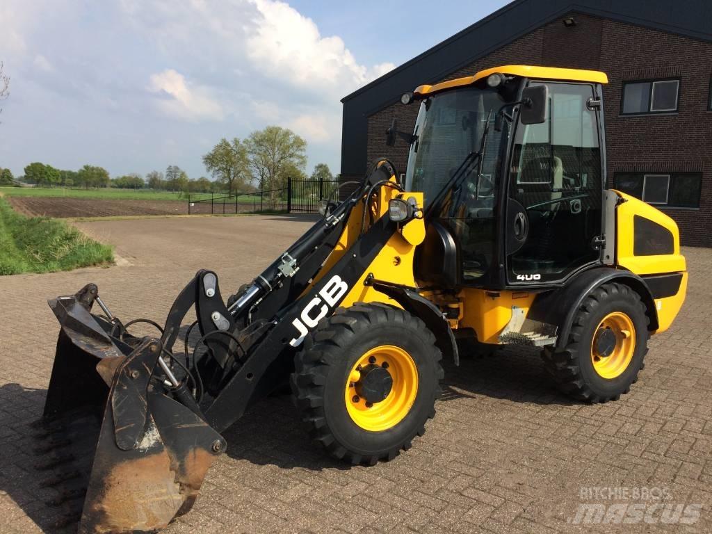 JCB 406 Incarcator pe pneuri