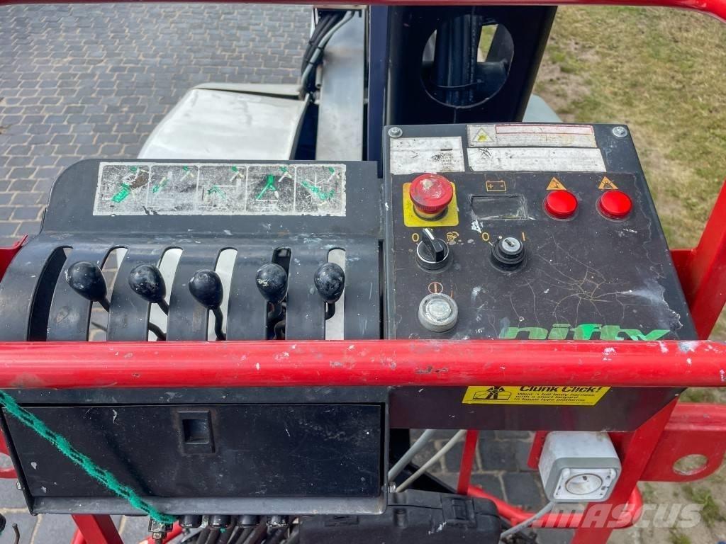 Niftylift 150 T Platforme aeriene montate pe remorca