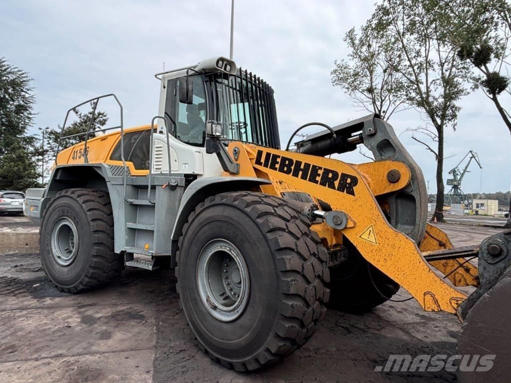 Liebherr L 566 Incarcator pe pneuri