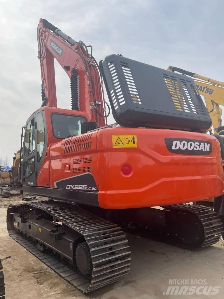 Doosan DX 225LC-9C Excavatoare pe șenile
