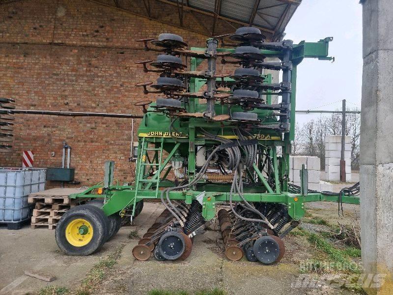 John Deere 750A Utilaje agricole - Altele