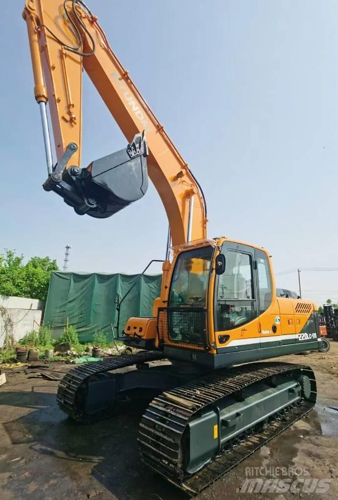 Hyundai R220LC-9 Excavatoare pe șenile
